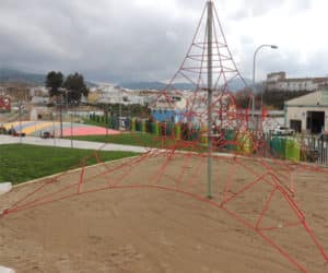 instalador de piramides infantiles para parques