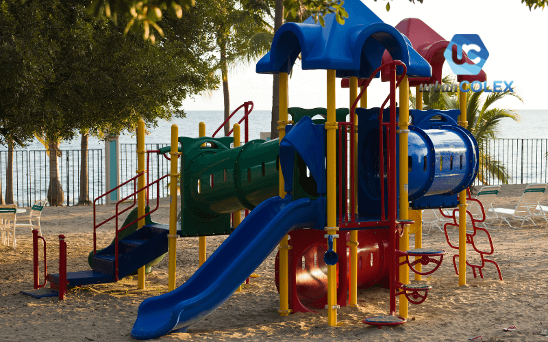instalacion parques infantiles en playa